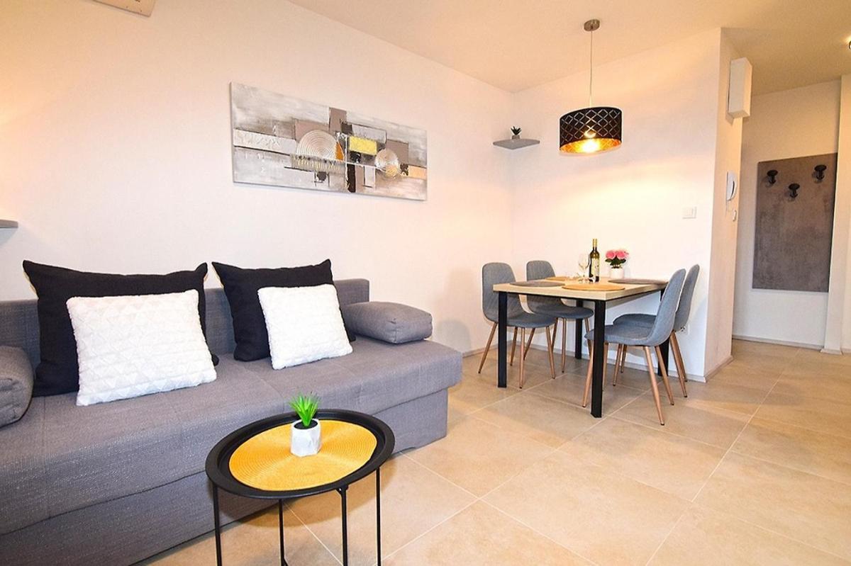 Sole Pula Apartman-Near Beach Exterior foto